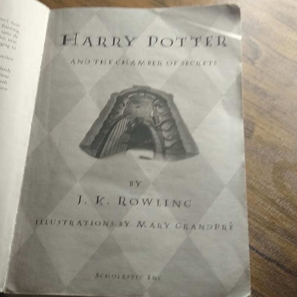 Harry Potter book - Picture 2 of 4